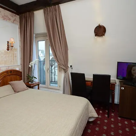 Familia Hotel-3